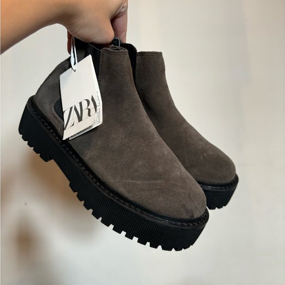 NWT ZARA Boys or girls grey boots - Picture 1 of 10
